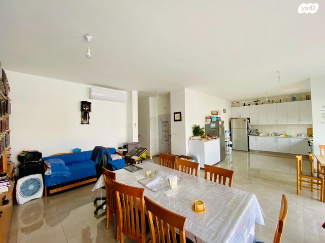 גג/ פנטהאוז, מנוחה ונחלה, רחובות