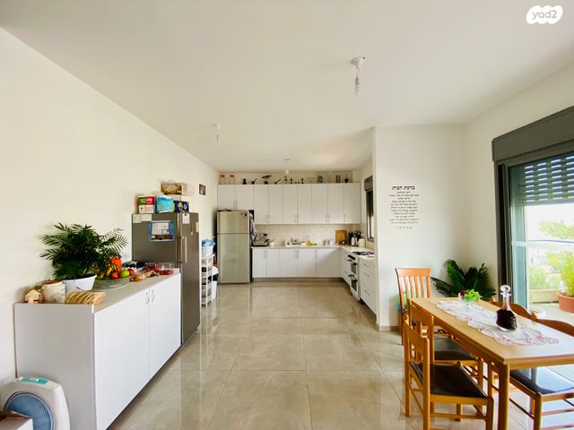 גג/ פנטהאוז, מנוחה ונחלה, רחובות