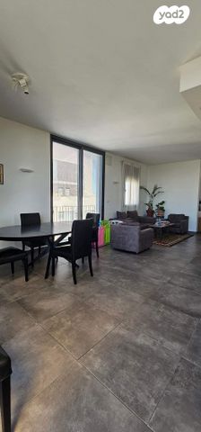 גג/ פנטהאוז, חזנוביץ' 12, תל אביב יפו