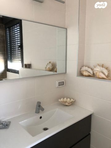 גג/ פנטהאוז, חזנוביץ' 12, תל אביב יפו