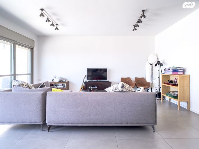 גג/ פנטהאוז, רמת הגולן 10, אריאל