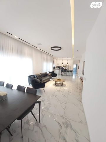 גג/ פנטהאוז, ספיר, צמרות המושבה, באר יעקב