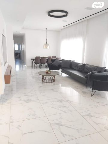 גג/ פנטהאוז, ספיר, צמרות המושבה, באר יעקב