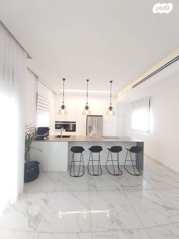 גג/ פנטהאוז, ספיר, צמרות המושבה, באר יעקב