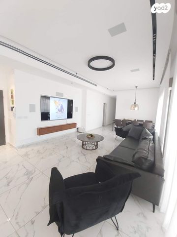 גג/ פנטהאוז, ספיר, צמרות המושבה, באר יעקב