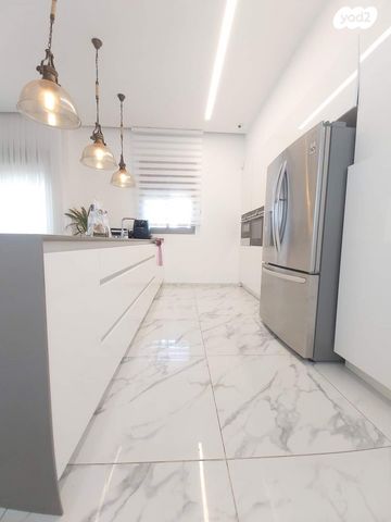 גג/ פנטהאוז, ספיר, צמרות המושבה, באר יעקב