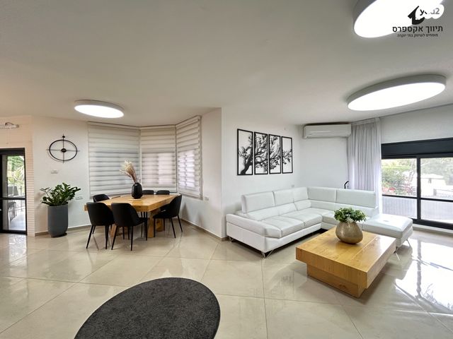 בית פרטי/ קוטג', עומר