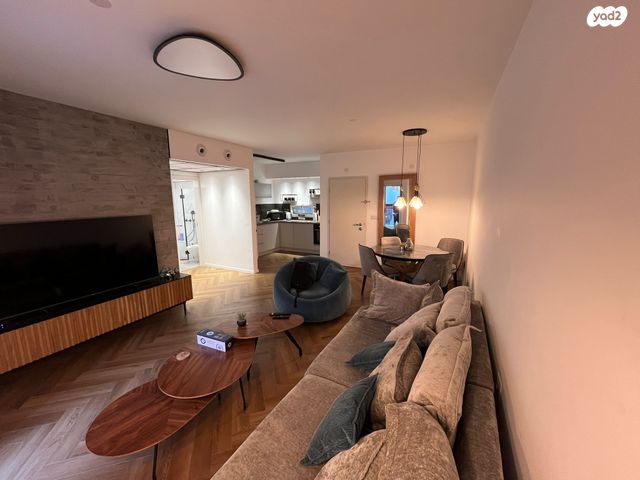 דירה, הרצליה