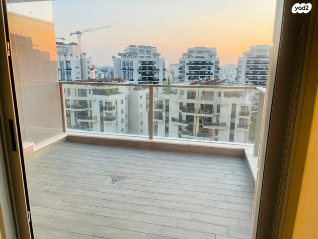 דירה, דרך לוי אשכול, קיראון, קרית אונו