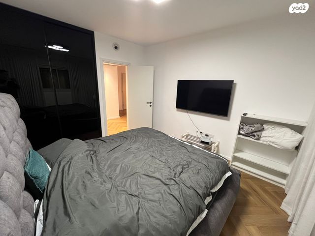 דירה, הרצליה