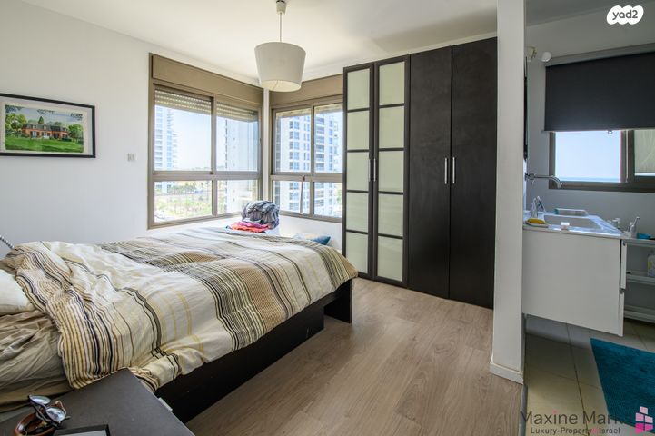 דירה, אהוד מנור, נתניה