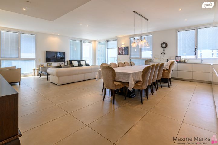 דירה, אהוד מנור, נתניה