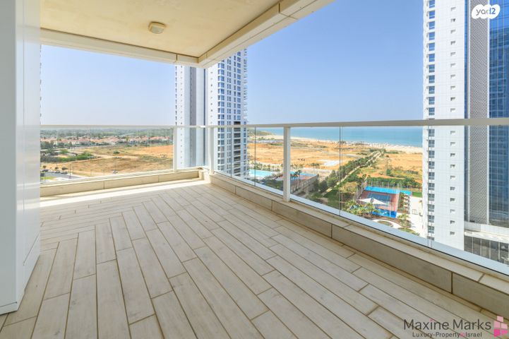 דירה, אהוד מנור, נתניה