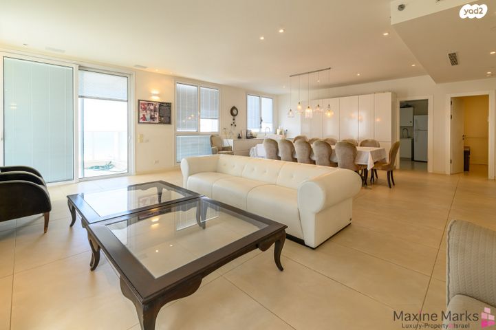 דירה, אהוד מנור, נתניה