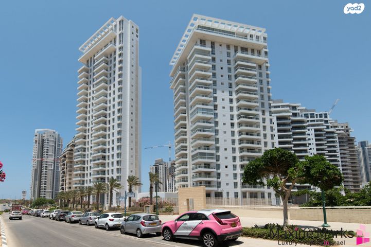 דירה, אהוד מנור, נתניה