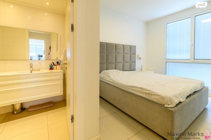 דירה, אהוד מנור, נתניה