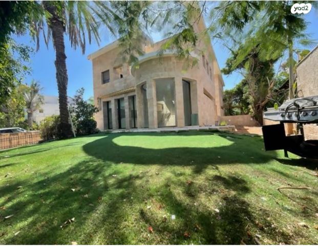 דו משפחתי, דוד המלך, הרצליה פיתוח, הרצליה