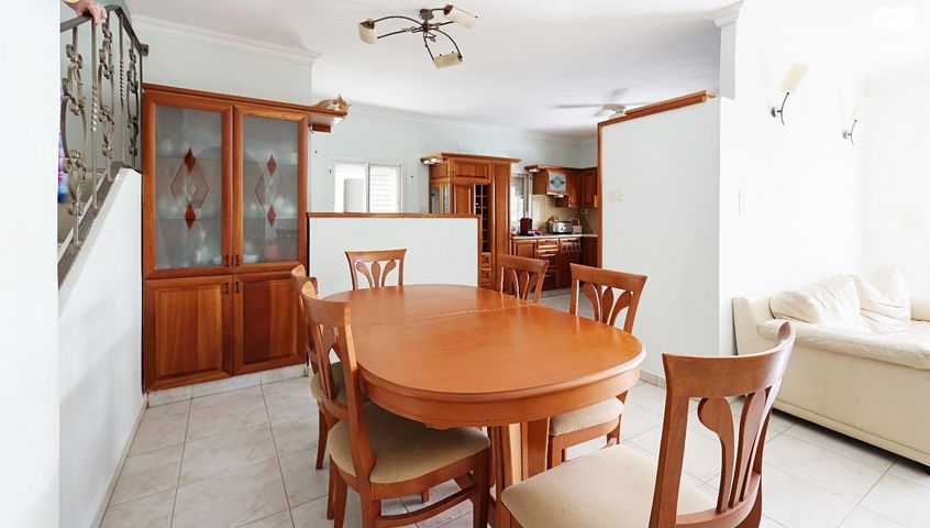 דופלקס, רבקה גובר, כפר סבא