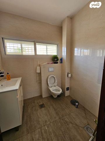 דירת גן, נתיבות