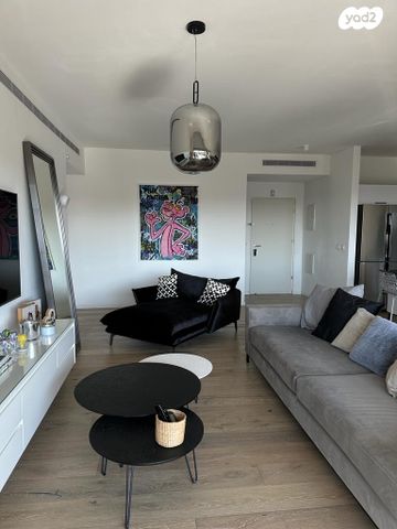 דירה, הרצליה