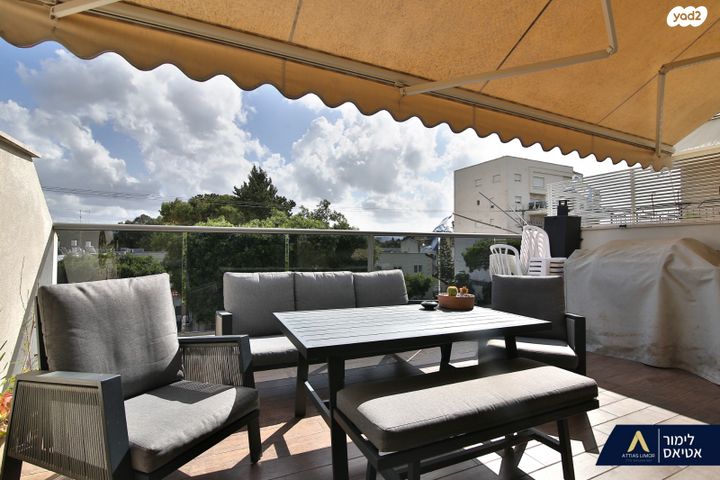 גג/ פנטהאוז, אפרים, קרית ביאליק