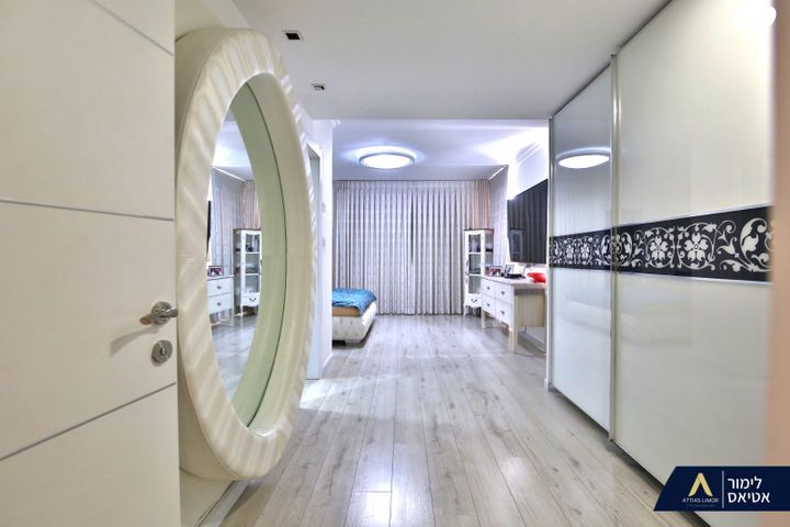 גג/ פנטהאוז, אפרים, קרית ביאליק