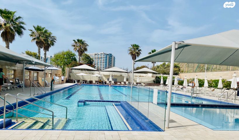 דירה, הרצליה