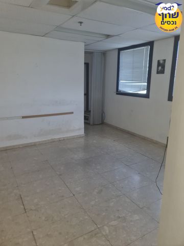 משרדים, גרניט, פתח תקווה