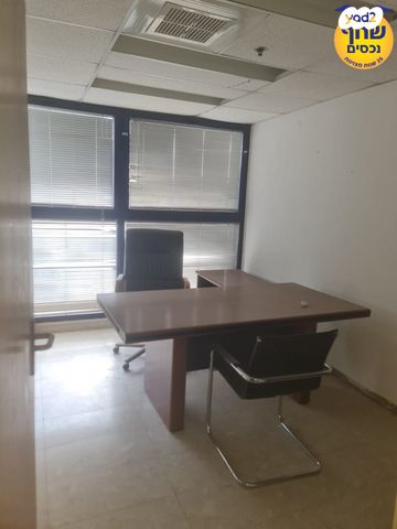 משרדים, גרניט, פתח תקווה