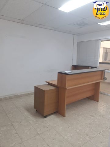 משרדים, גרניט, פתח תקווה