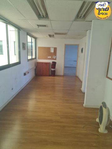 משרדים, גרניט, פתח תקווה