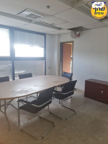 משרדים, גרניט, פתח תקווה