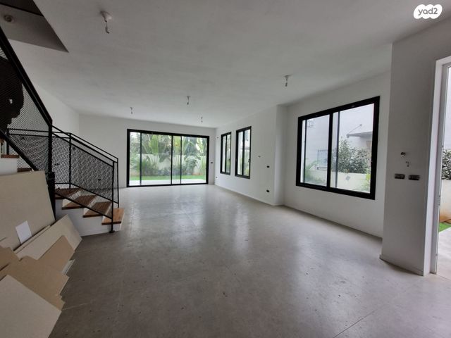 דו משפחתי, כפר יונה