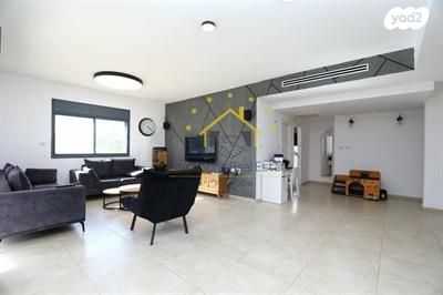 גג/ פנטהאוז, אמנון ליפקין שחק 1, נתניה