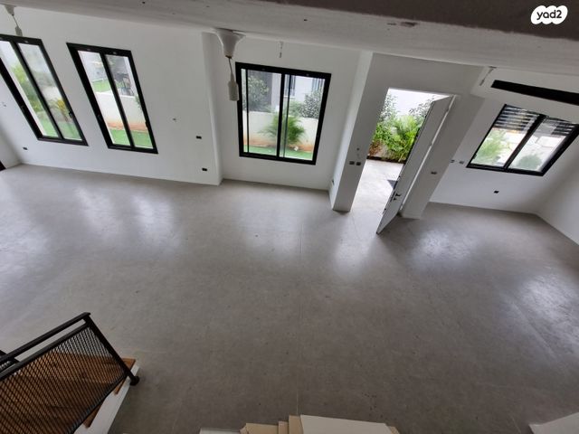 דו משפחתי, כפר יונה