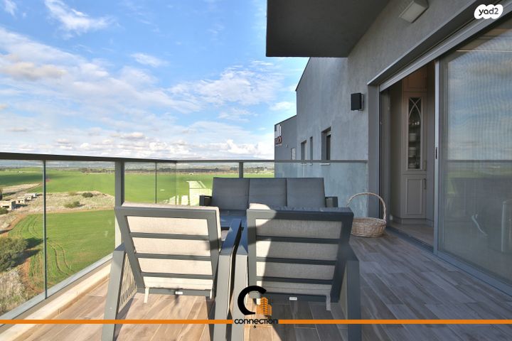 גג/ פנטהאוז, יקינטון, קרית ביאליק