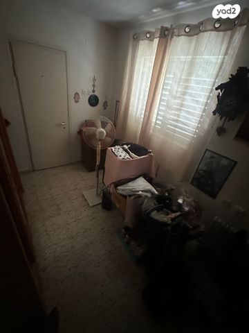 דירה, דוד תדהר, ראשון לציון