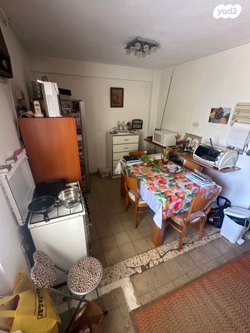 דירה, דוד תדהר, ראשון לציון