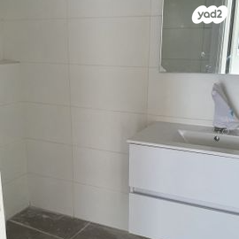 חנויות/ שטח מסחרי, אזור תעשיה, אזור