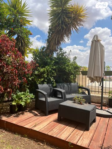 דירת גן, השיקמה, מעלה אדומים