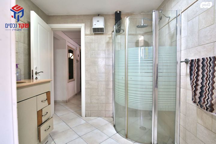 דירה, בנציון ישראלי, חיפה