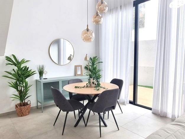 דו משפחתי, שערי תקווה