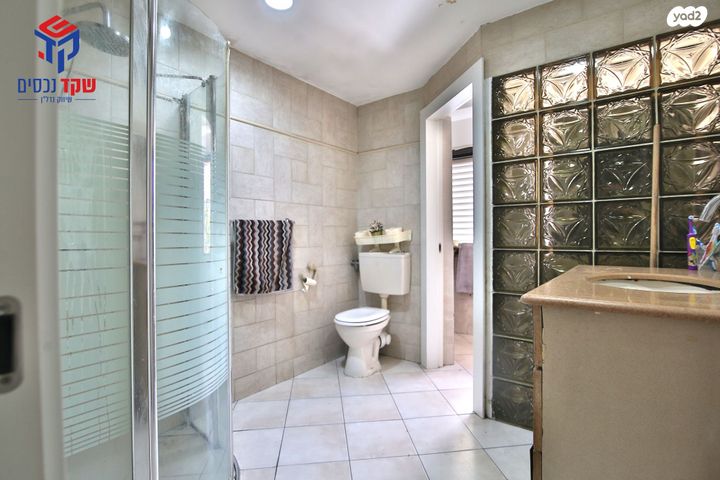 דירה, בנציון ישראלי, חיפה