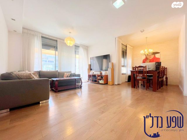 דירה, נחמיה תמרי, חולון