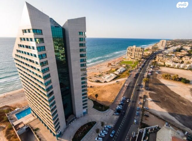 דירה, אלי לנדאו 50, הרצליה