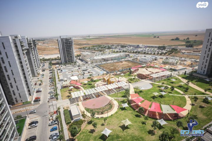 גג/ פנטהאוז, נתיבות