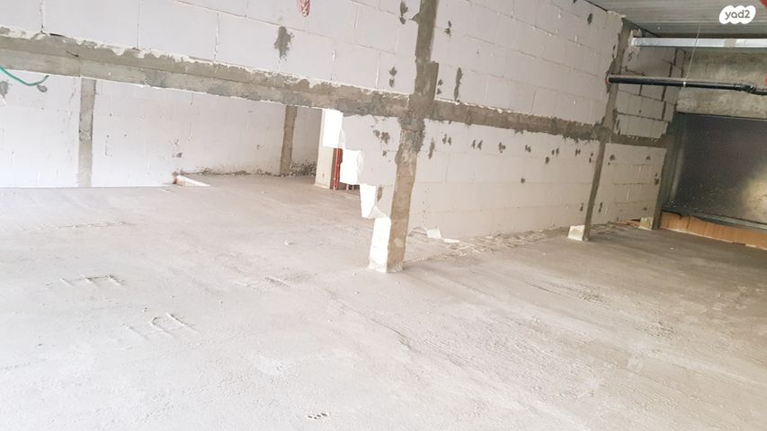 חנויות/ שטח מסחרי, רבי מנחם פרוש 12, בית שמש