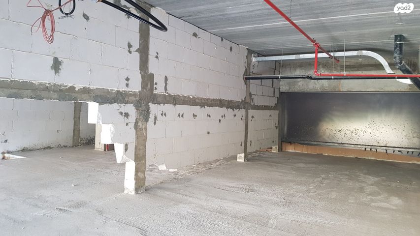 חנויות/ שטח מסחרי, רבי מנחם פרוש 12, בית שמש