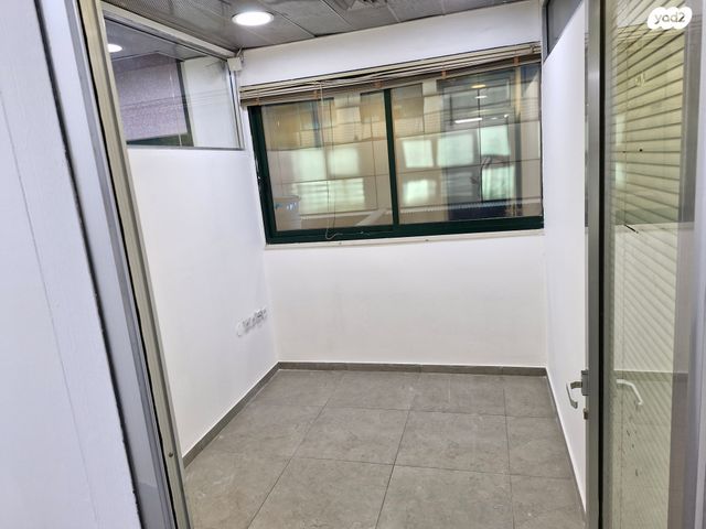 משרדים, לזרוב, ראשון לציון