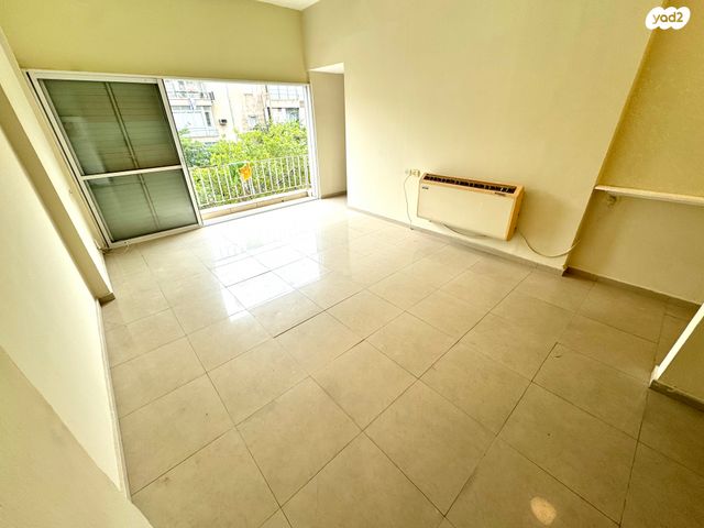 אבן גבירול 40